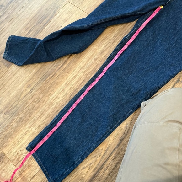 Abercrombie & Fitch Curve Love Ultra High Rise 90s Straight Jean - Picture 7 of 10